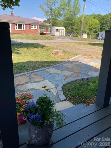 244 Holly Street, Hudson, NC 28638