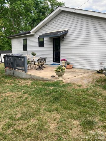 244 Holly Street, Hudson, NC 28638