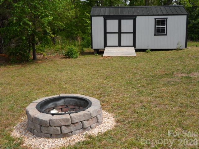 244 Holly Street, Hudson, NC 28638