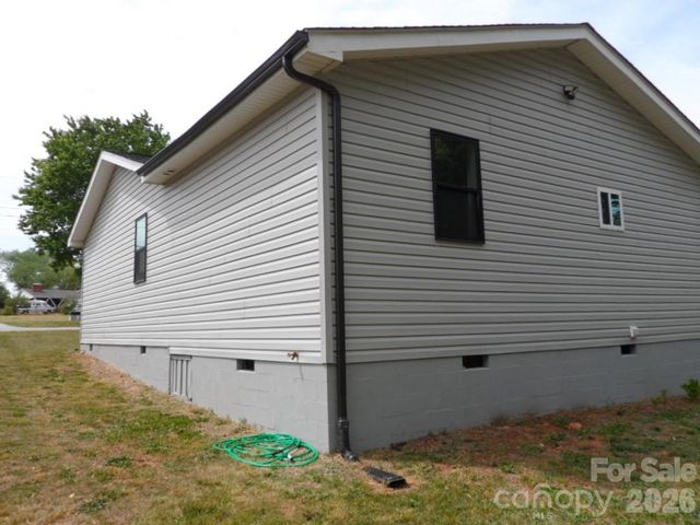 244 Holly Street, Hudson, NC 28638