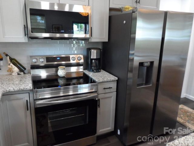 244 Holly Street, Hudson, NC 28638