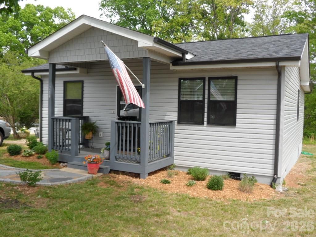 244 Holly Street, Hudson, NC 28638