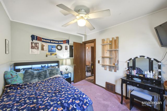 52 Freedom Street SE, Wyoming, MI 49548