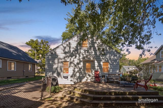 52 Freedom Street SE, Wyoming, MI 49548