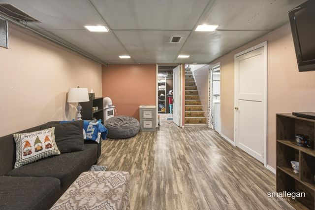 52 Freedom Street SE, Wyoming, MI 49548