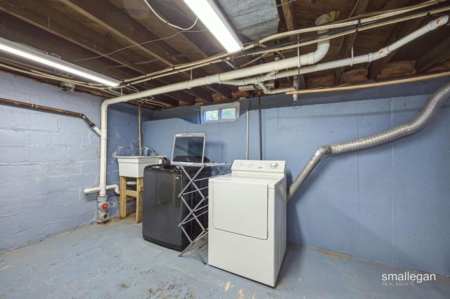52 Freedom Street SE, Wyoming, MI 49548