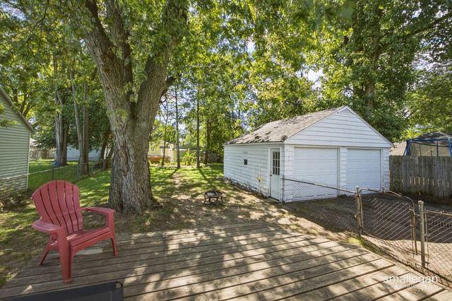 52 Freedom Street SE, Wyoming, MI 49548