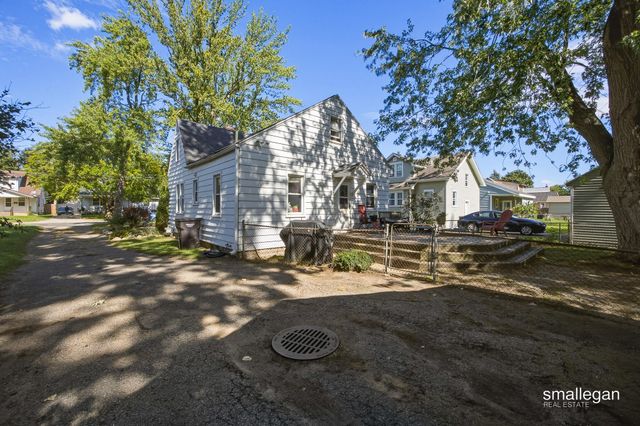 52 Freedom Street SE, Wyoming, MI 49548