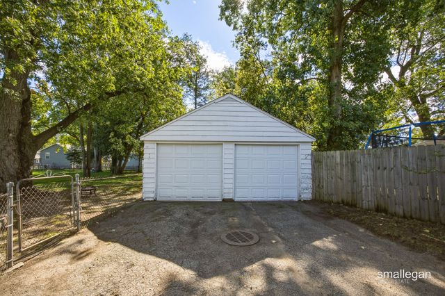 52 Freedom Street SE, Wyoming, MI 49548