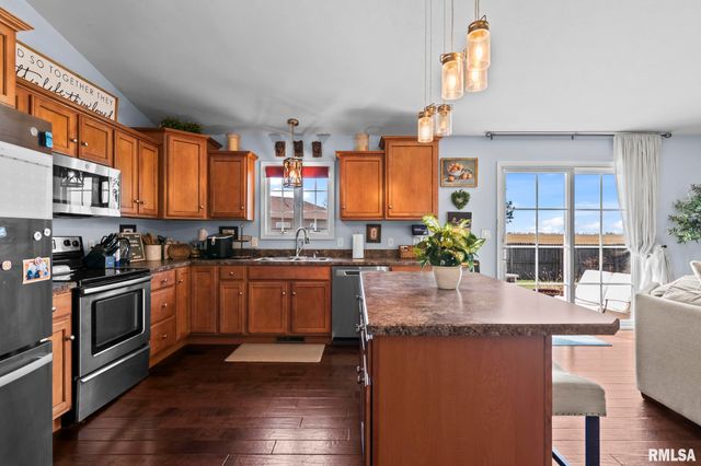 420 Garvey Lane, Chatham, IL 62629