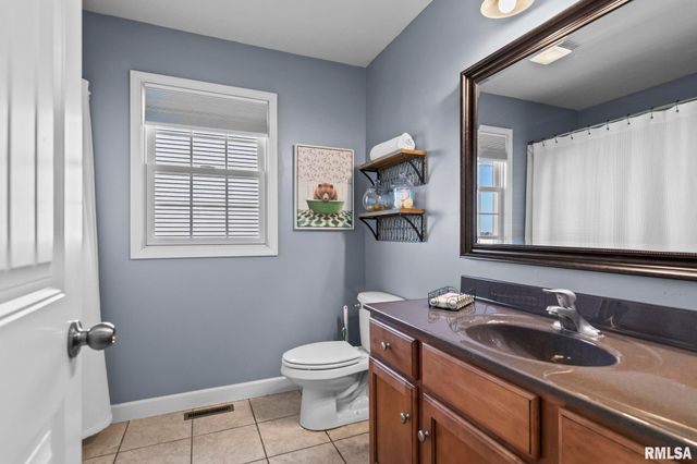 420 Garvey Lane, Chatham, IL 62629