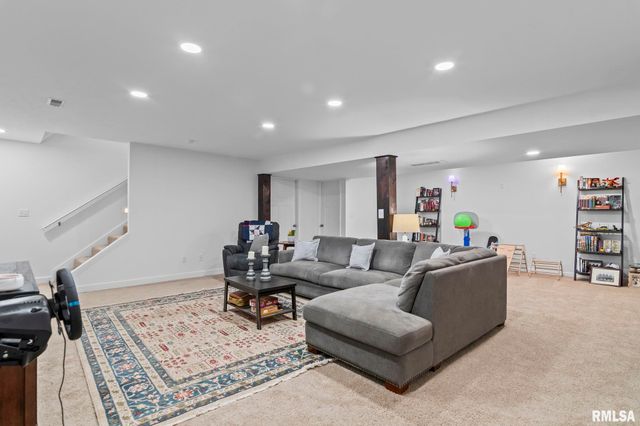 420 Garvey Lane, Chatham, IL 62629