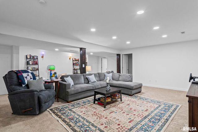 420 Garvey Lane, Chatham, IL 62629