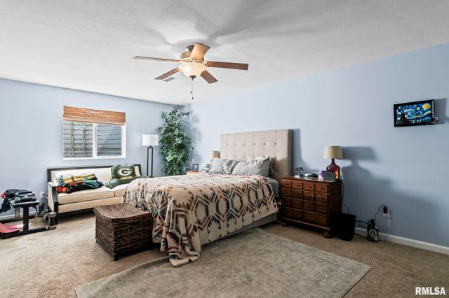 420 Garvey Lane, Chatham, IL 62629