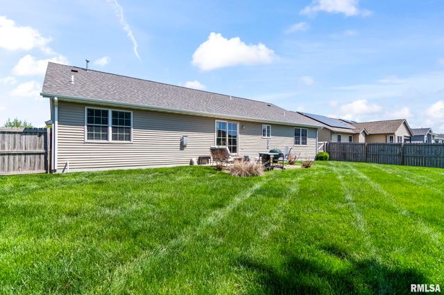 420 Garvey Lane, Chatham, IL 62629