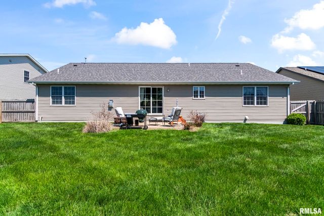 420 Garvey Lane, Chatham, IL 62629
