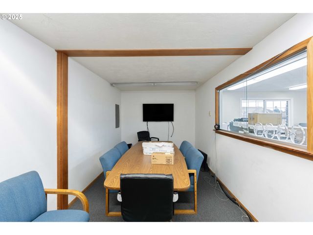 2184 BROADWAY Ave, North Bend, OR 97459