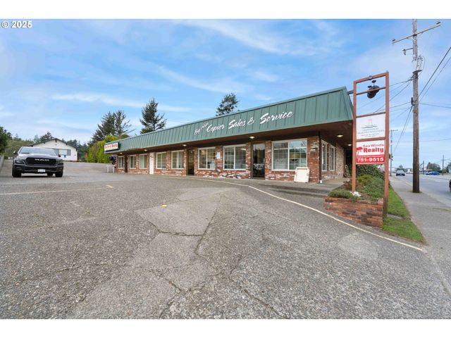 2184 BROADWAY Ave, North Bend, OR 97459