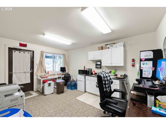 2184 BROADWAY Ave, North Bend, OR 97459