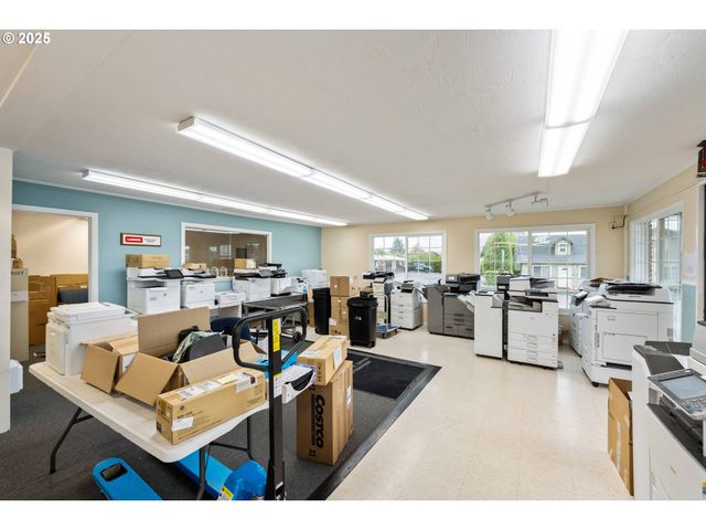 2184 BROADWAY Ave, North Bend, OR 97459