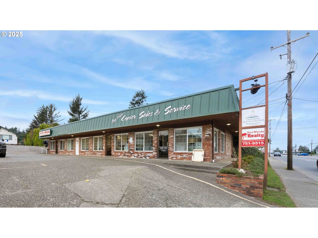 2184 BROADWAY Ave, North Bend, OR 97459