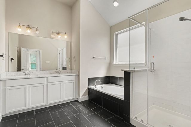 2806 Grand Lookout Lane, Arlington, TX 76001