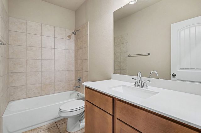2806 Grand Lookout Lane, Arlington, TX 76001