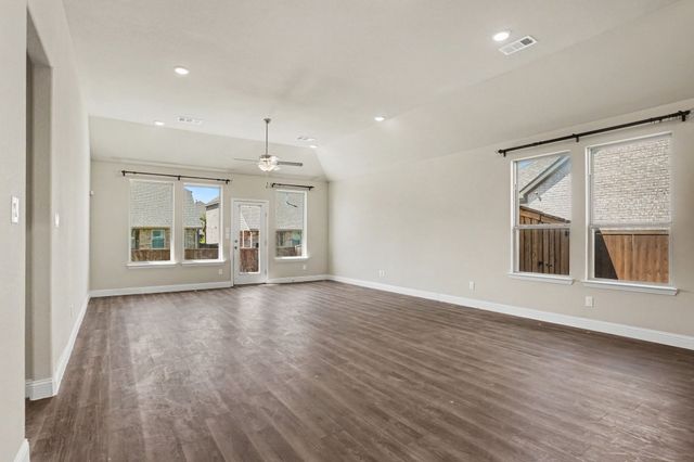 2806 Grand Lookout Lane, Arlington, TX 76001