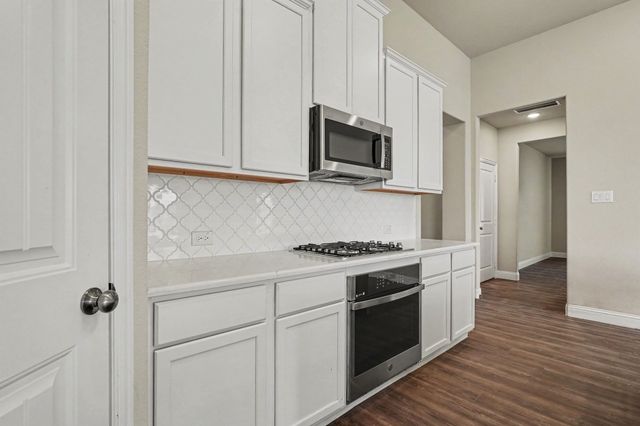 2806 Grand Lookout Lane, Arlington, TX 76001