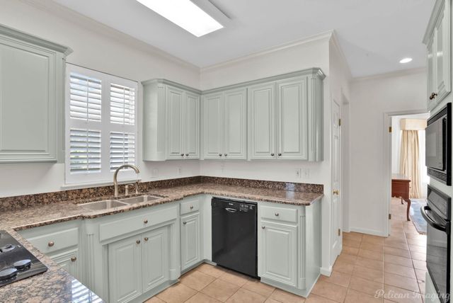 527 Canterbury Lane, Bossier City, LA 71111