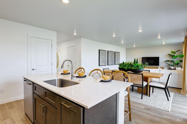 8600 E Love Ct, Nampa, ID 83687