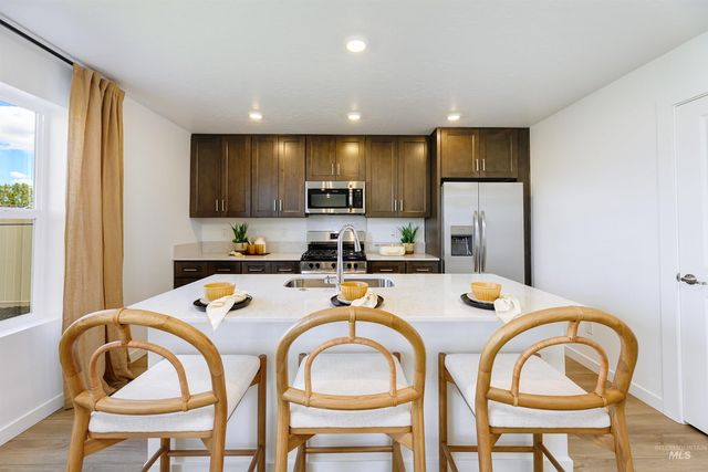 8600 E Love Ct, Nampa, ID 83687