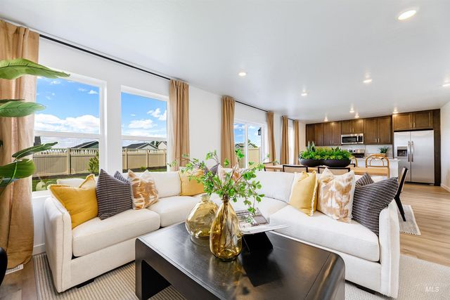 8600 E Love Ct, Nampa, ID 83687