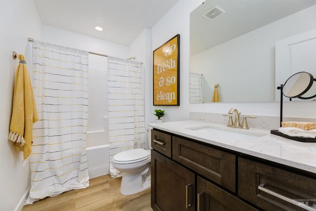 8600 E Love Ct, Nampa, ID 83687