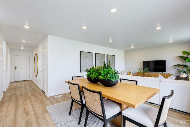 8600 E Love Ct, Nampa, ID 83687