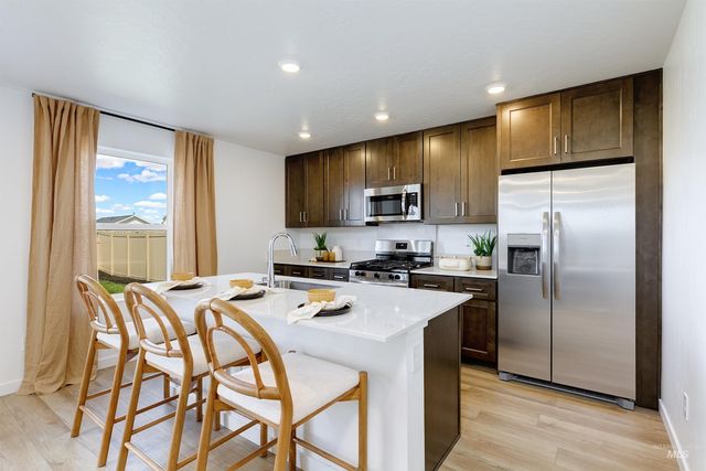 8600 E Love Ct, Nampa, ID 83687