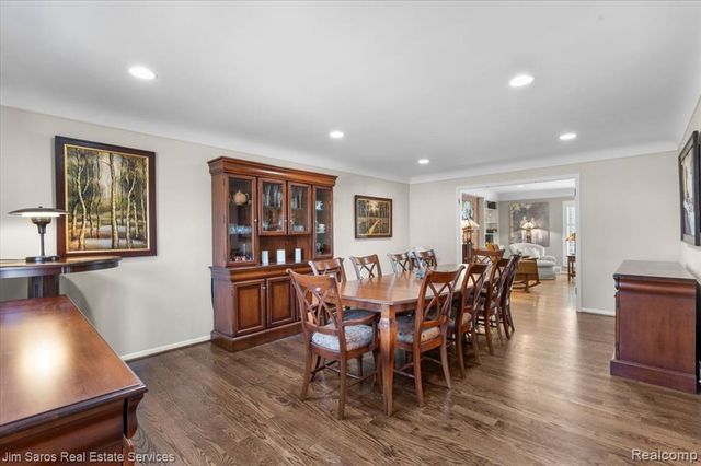 75 S Duval Road, Grosse Pointe Shores, MI 48236