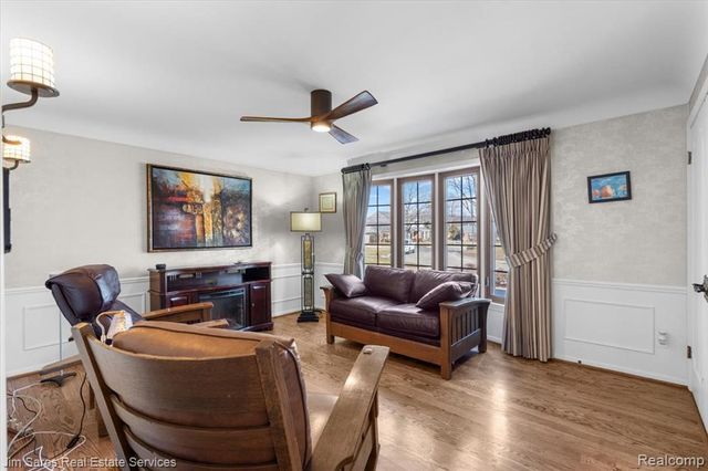 75 S Duval Road, Grosse Pointe Shores, MI 48236