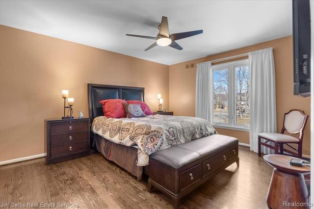 75 S Duval Road, Grosse Pointe Shores, MI 48236