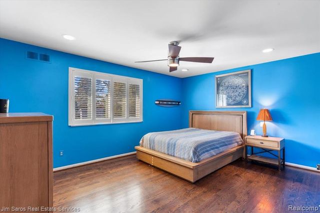 75 S Duval Road, Grosse Pointe Shores, MI 48236