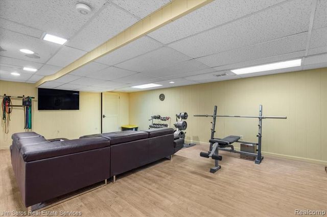 75 S Duval Road, Grosse Pointe Shores, MI 48236