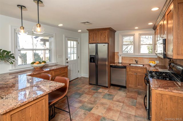 459 Bronxville Road, Bronxville, NY 10708