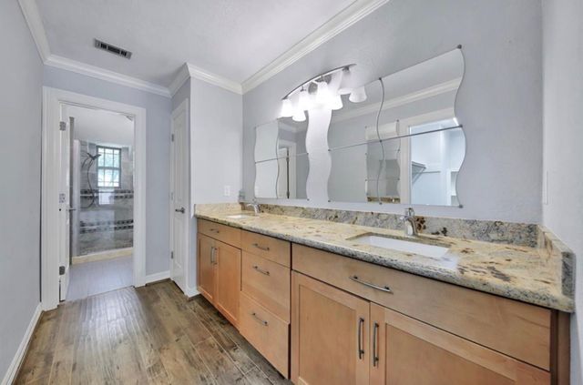 652 N Eldridge Parkway, Houston, TX 77079
