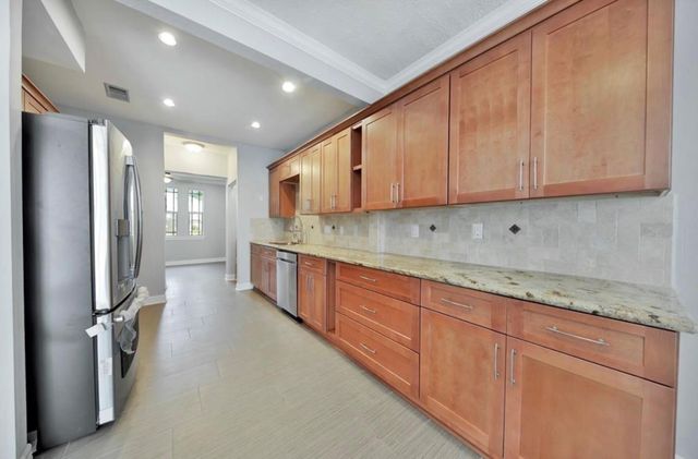 652 N Eldridge Parkway, Houston, TX 77079