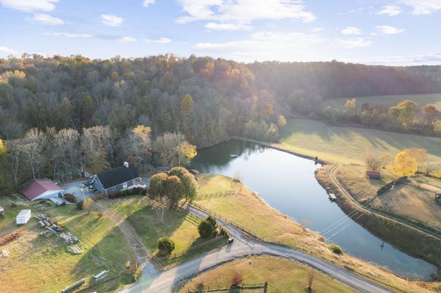 3721 S Hyde Rd, Springfield, TN 37172