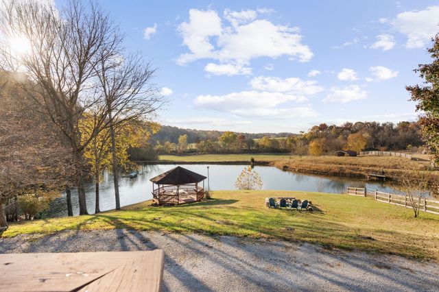 3721 S Hyde Rd, Springfield, TN 37172