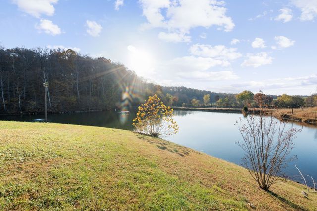 3721 S Hyde Rd, Springfield, TN 37172