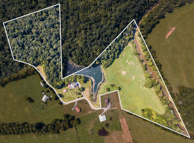 3721 S Hyde Rd, Springfield, TN 37172