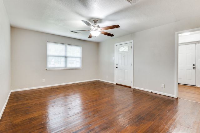 118 Nichols Street, Irving, TX 75060