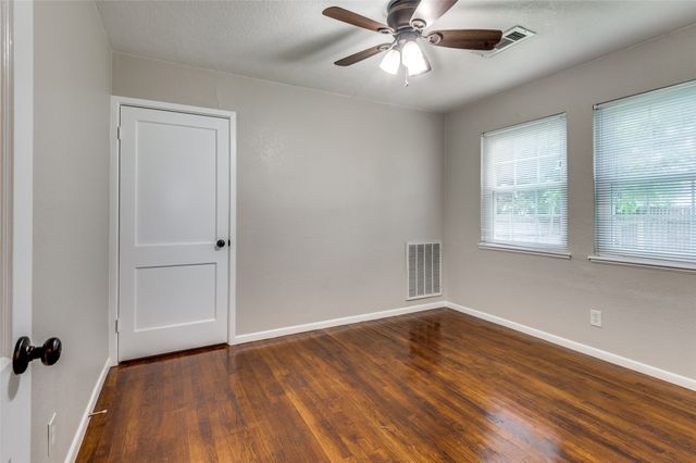 118 Nichols Street, Irving, TX 75060